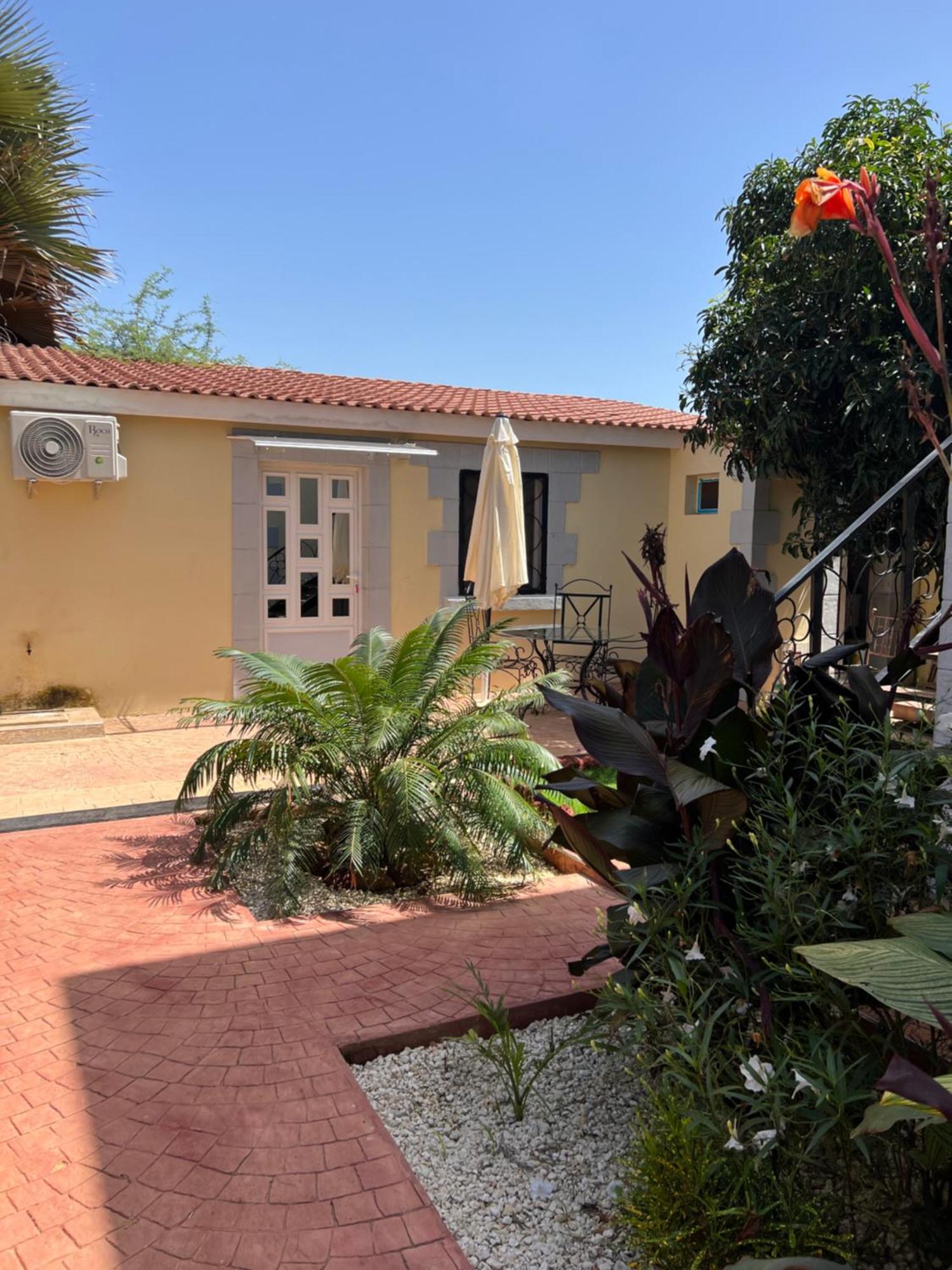 Chez Lilie Maison D'Hotes A Saly エクステリア 写真